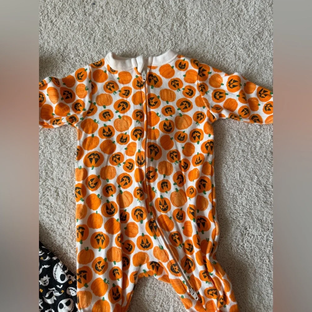 Old Navy Halloween footed onesies size 0-3 month for girl or boy pumpkin and NBC